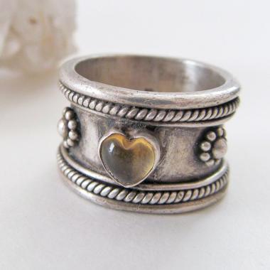 Sterling Silver Band Ring with Heart Shaped Smoky Quartz Gemstone - Unique Vintage Rings for Women 